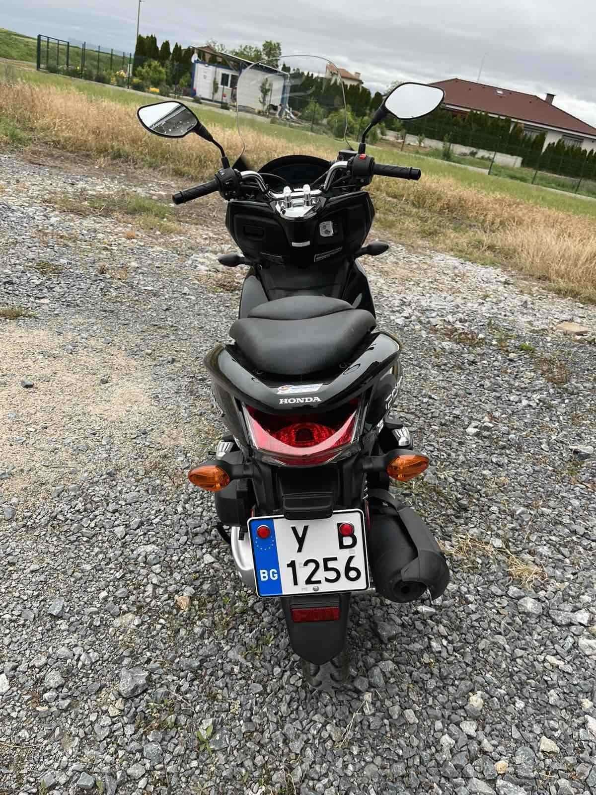 Honda pcx 150 кубика 2013г