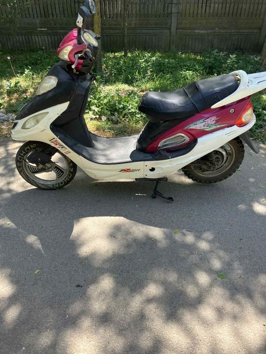 Dau scuter electric la schimb pe altul mai mare scuterul merge foarte