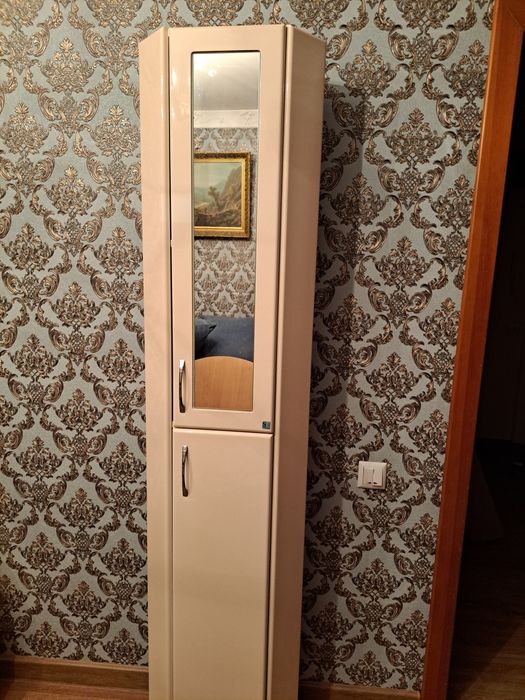 Продам пенал угловой в ванную комнату.