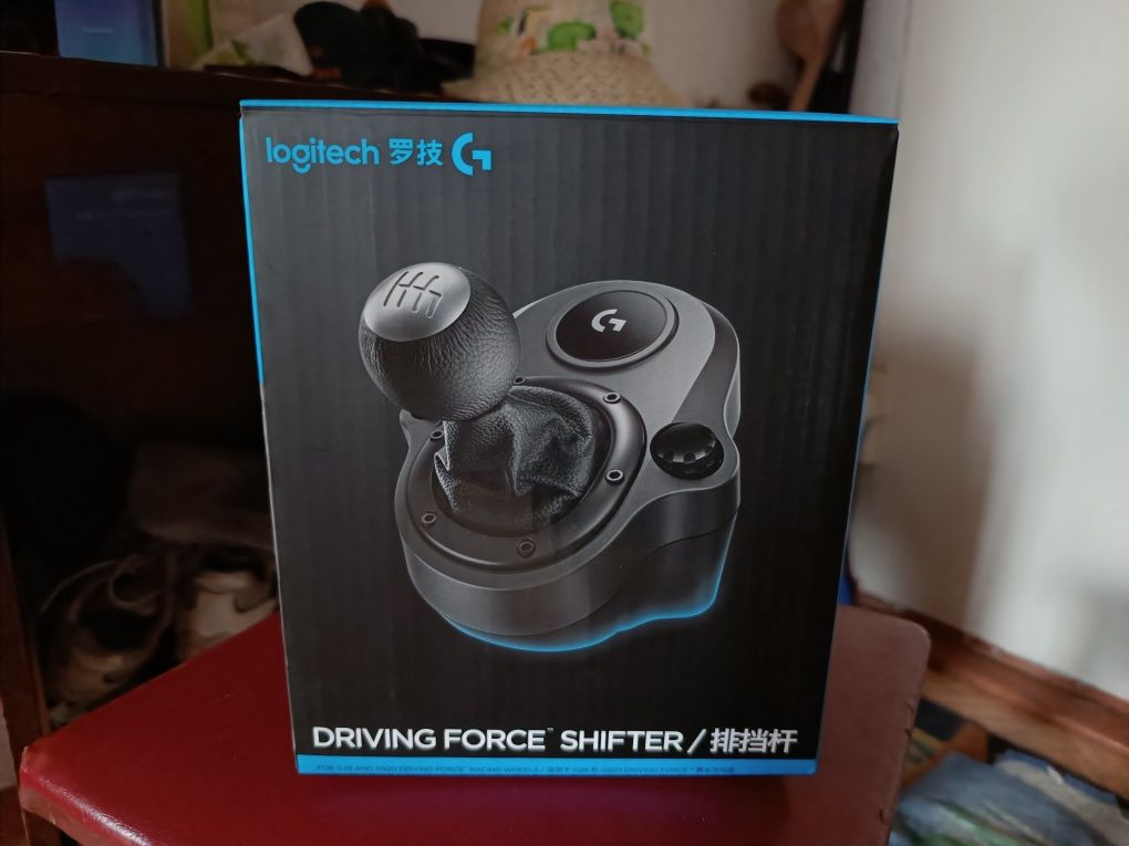 Продам новый руль от Logitech G923 и коробку передач Logitech