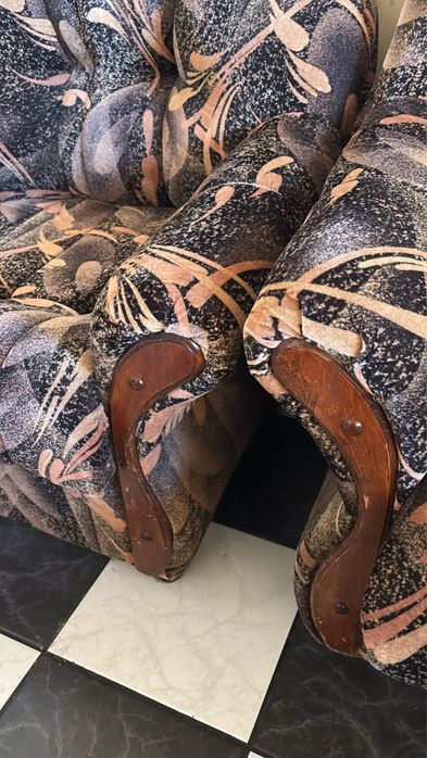 Голям диван, тъмен + фотьойли