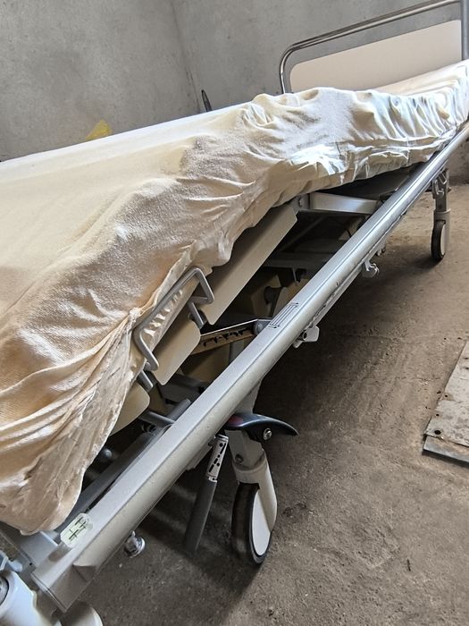 Pat de spital ( Pat bolnav )