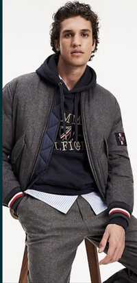 Vând geaca barbati Tommy Hilfiger, model bomber