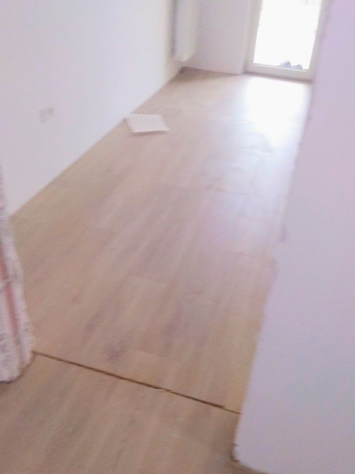 La 20 lei mp Servicii montaj parchet laminat