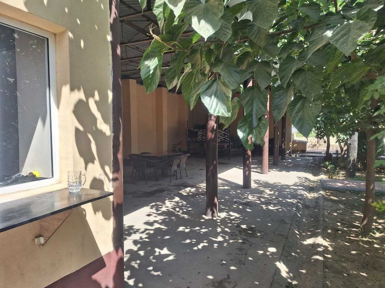 Qumqorgon tumanida bino inshoot bolib tolash sharti asosida sotilmoqda
