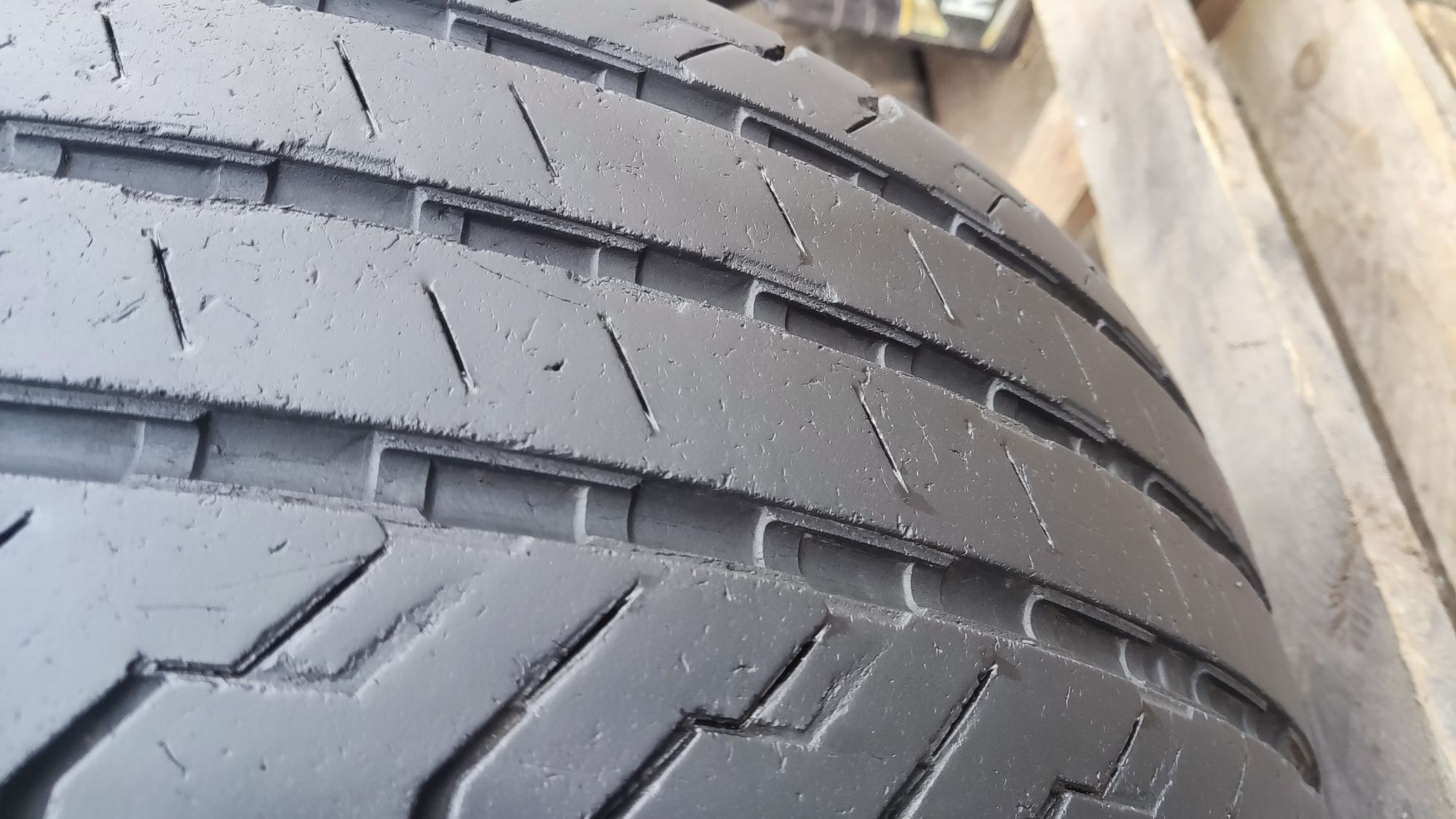 2бр. летни бусови гуми 225/75/16C, Continental Van Contact 100
dot21