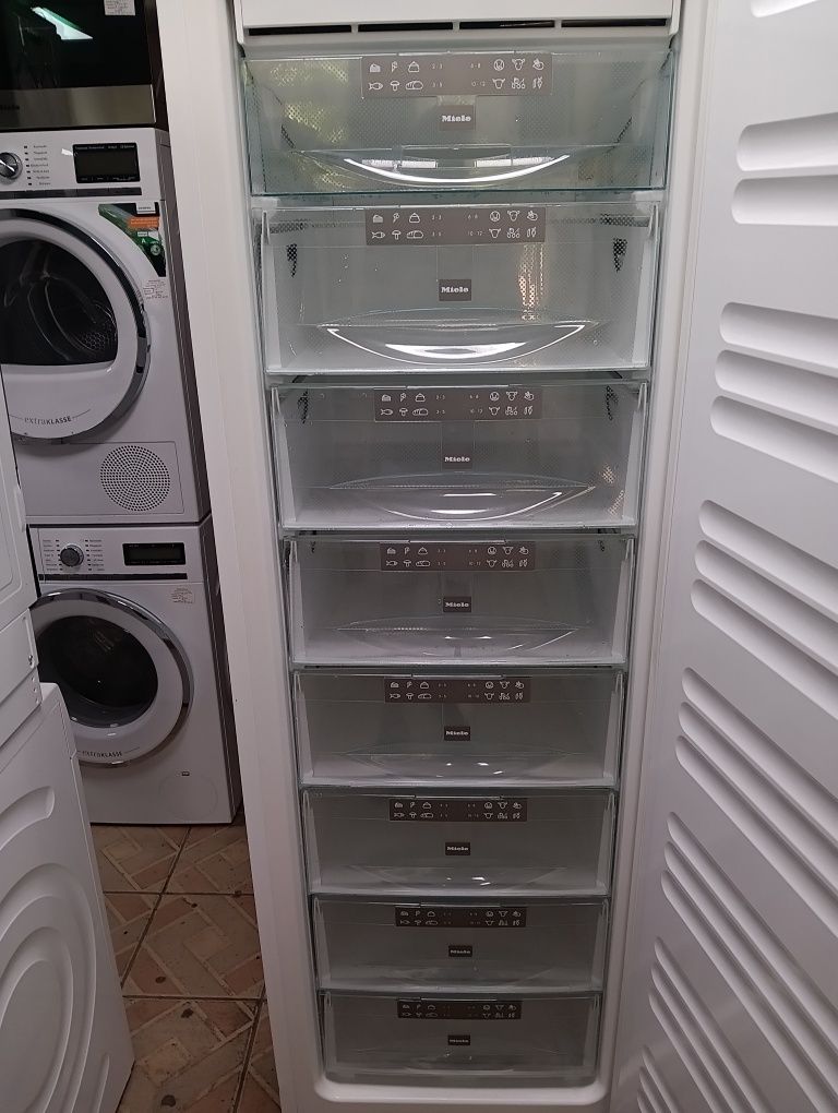 XXL огромен фризер Miele с 8 чекмеджета  A+++ 2 години гаранция!