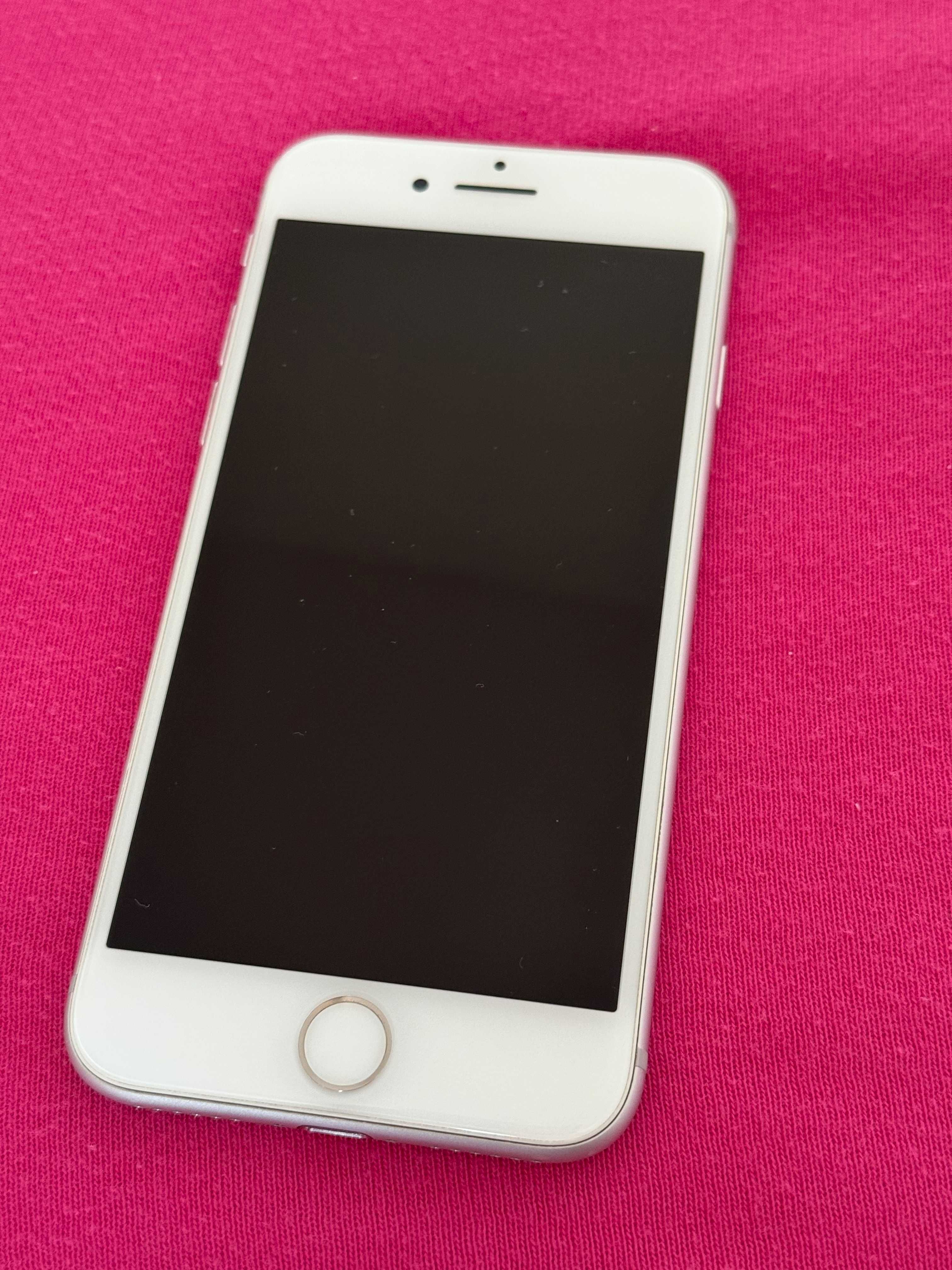 iPhone 8 64GB бял