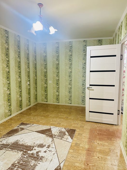 Срочно продам 1кв в центре города, по ул.Яссави 96,не угловая
