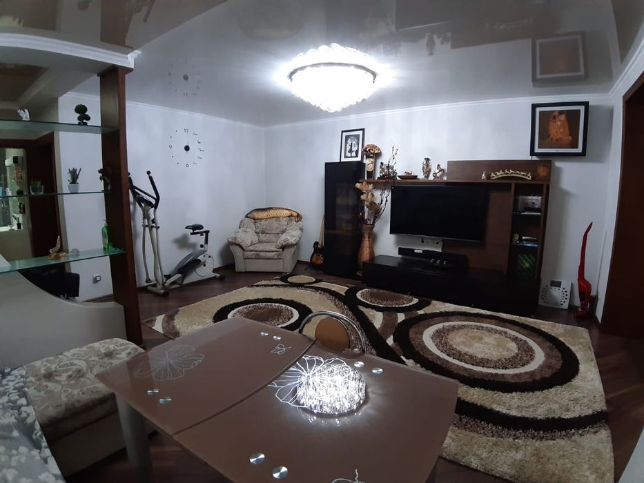 Сдаётся 2-комн., 1 этаж, в Центре (ул.Айтеке би)