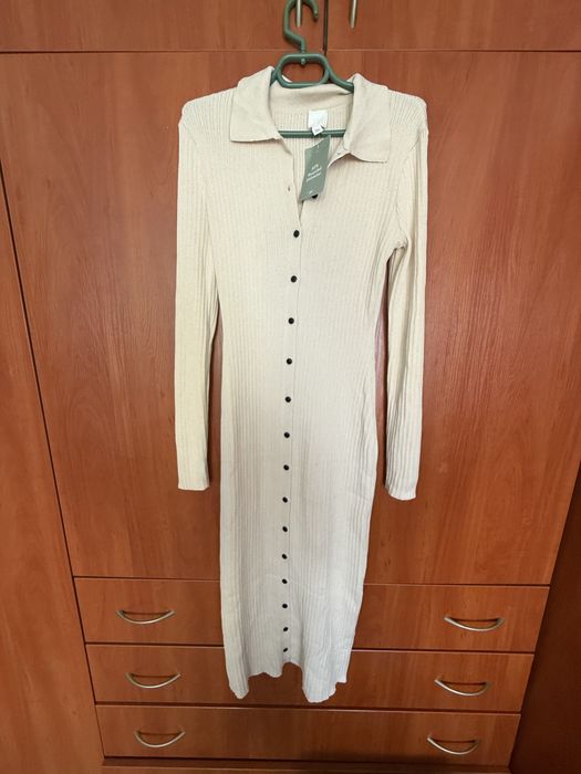 Дълга рокля H&M с копчета