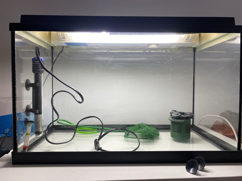 Acvariu 60 l cu lumina