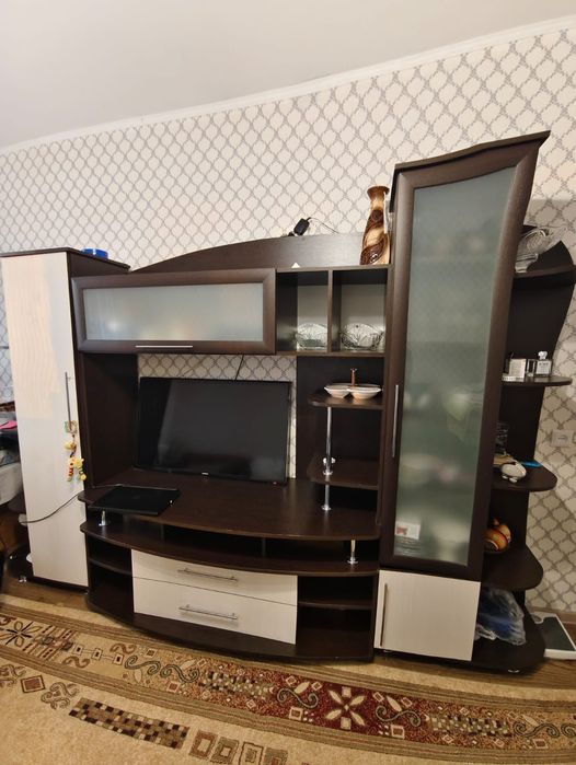 Продам стенку в зал