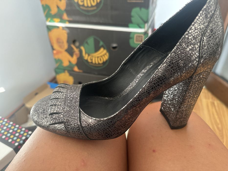 Vand pantofi mossimo dutti