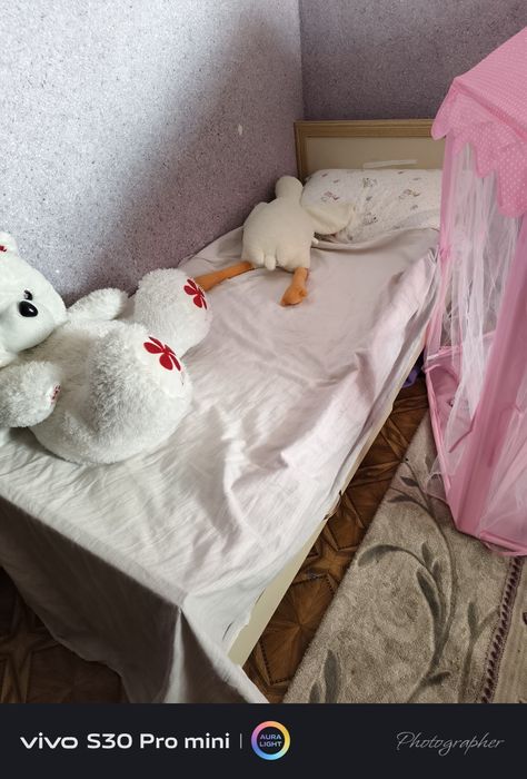 Кровать детская и шкаф