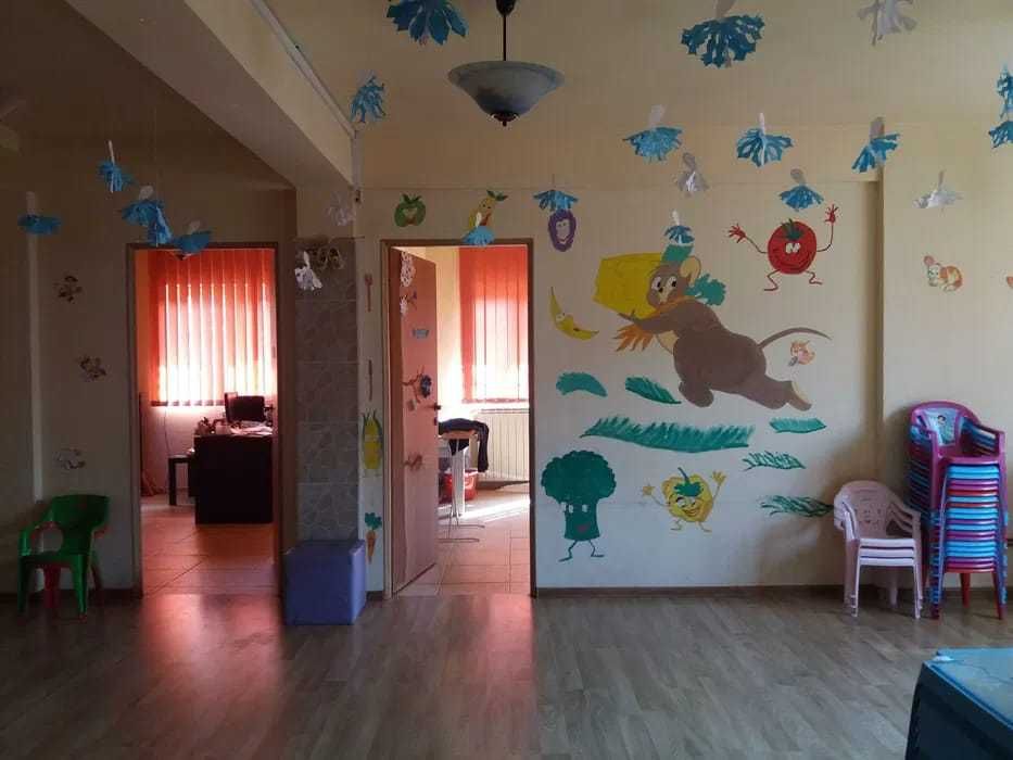 Vilă 9 camere, 280 mp utili, zonă liniștită pentru diverse activitati