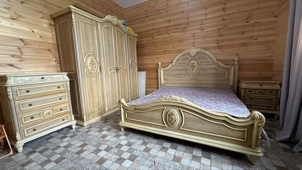 Спальный гарнитур