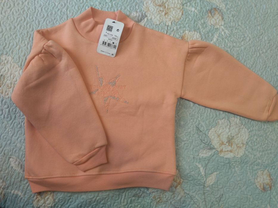 Продаётся теплая кофта для девочки