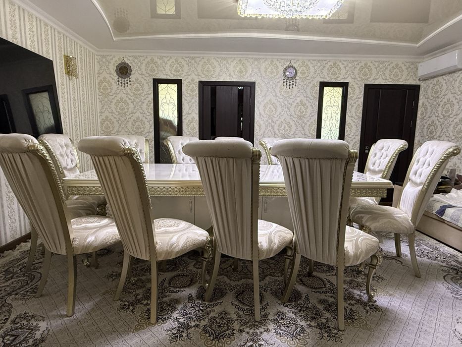 Стол и стулья очень хорошего качества не дешевые!!!