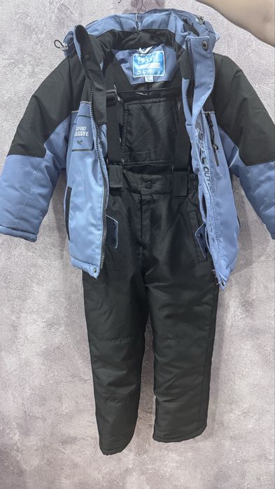 Продам детский костюм Lassye
