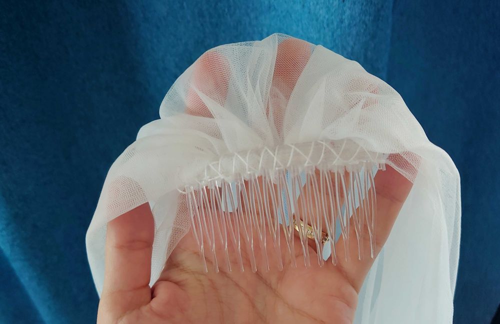 Voal alb, simplu, lungime medie