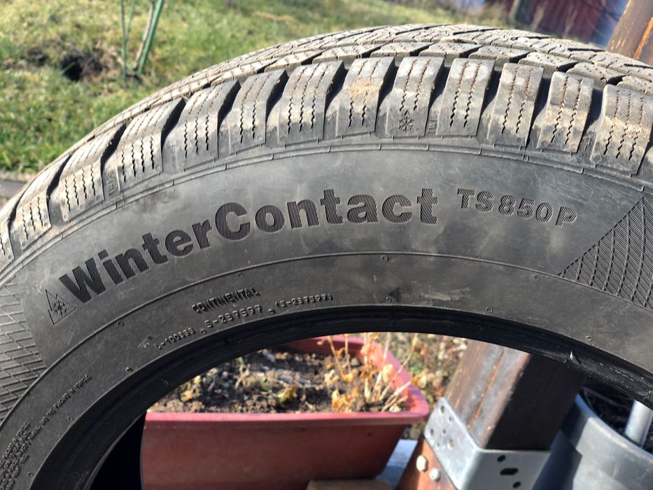 2 anvelope iarna Continental TS850 215/65/r17.