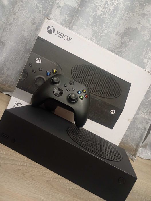 Vând Xbox Series S
