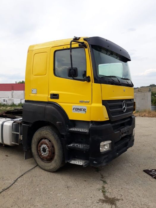 Dezmembram camion Mercedes AXOR 18.40