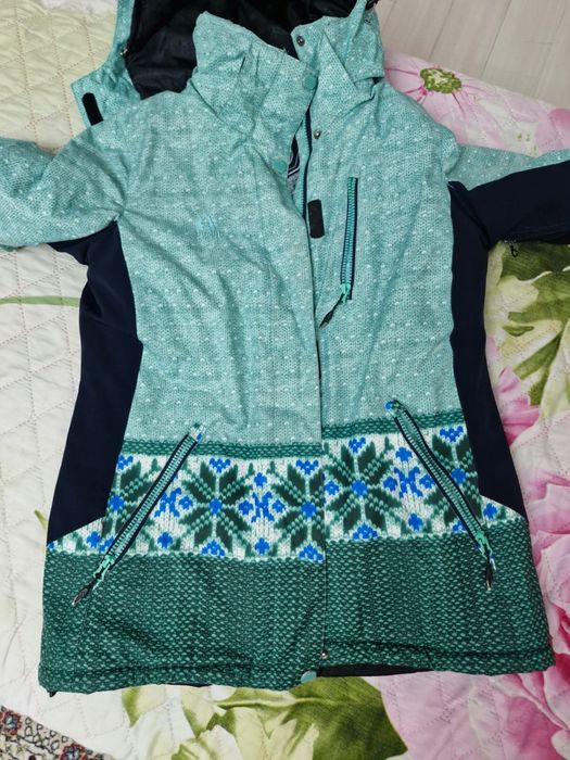 Зимний лыжный костюм