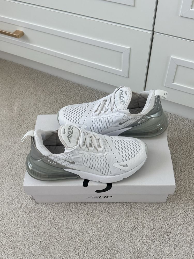 Дамски маратонки Nike Air Max 270