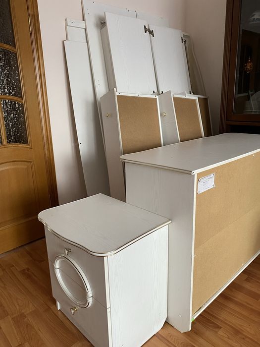 Продаю шкаф, комод и тумбу