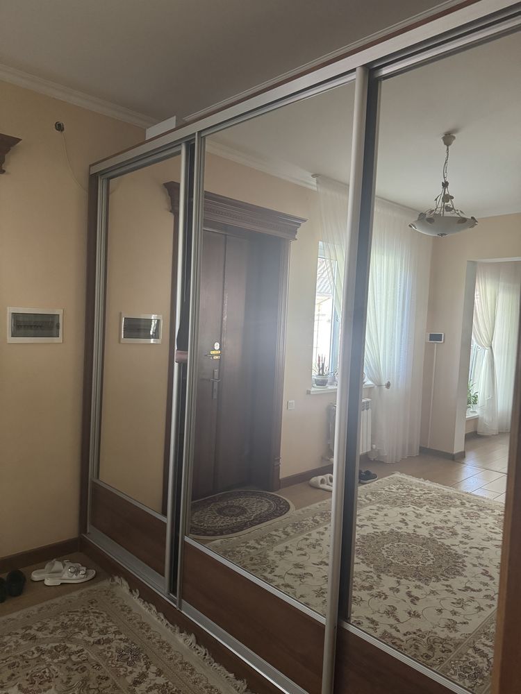 Продается шкаф купе б/у