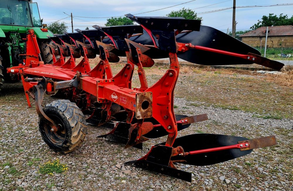 Plug reversibil cu 6 trupite KUHN MULTIMASTER 180 brazde