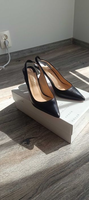 Sara Pen елегантни обувки