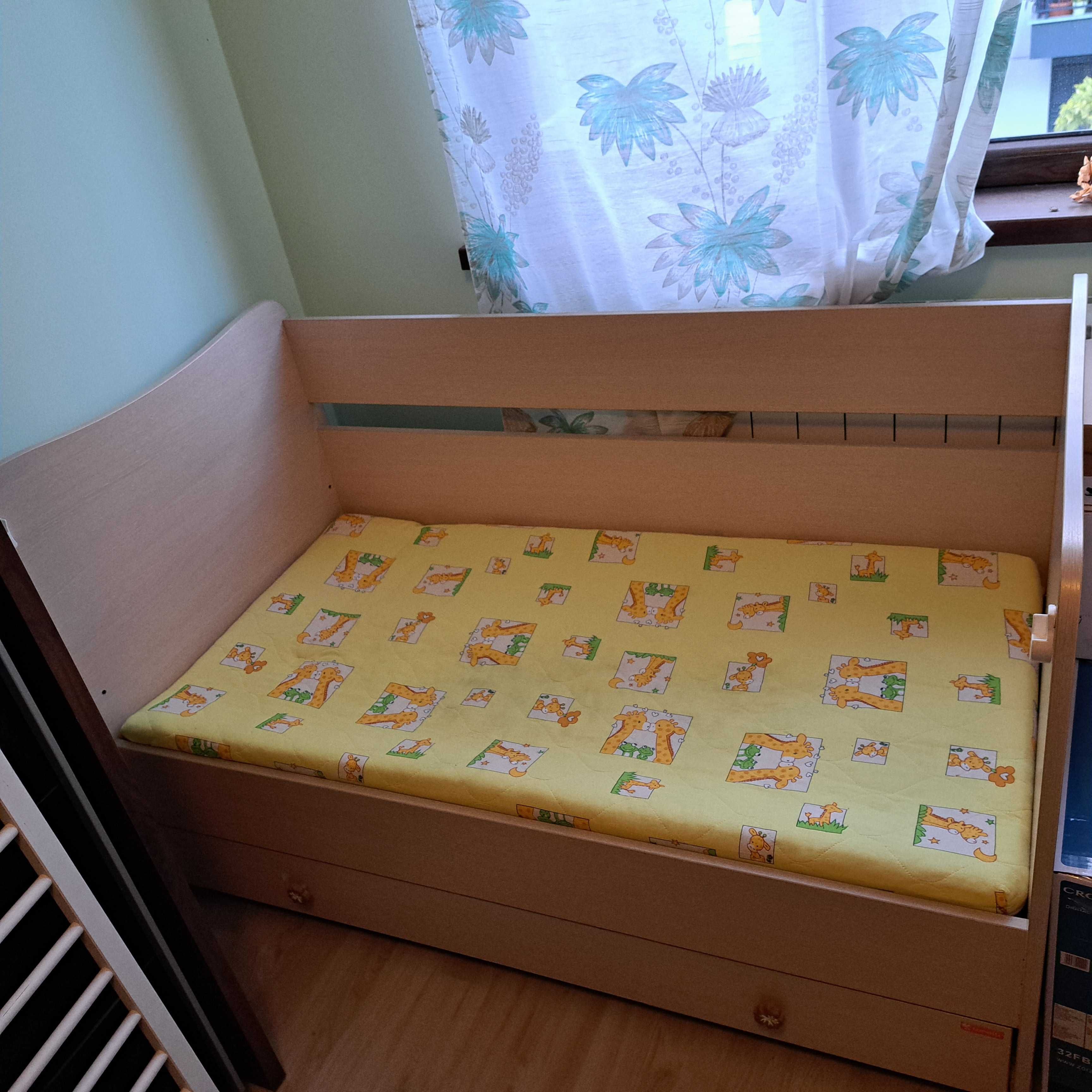 Бебешка кошара LORELLI 70/140, трансформираща се в детско легло и бюро
