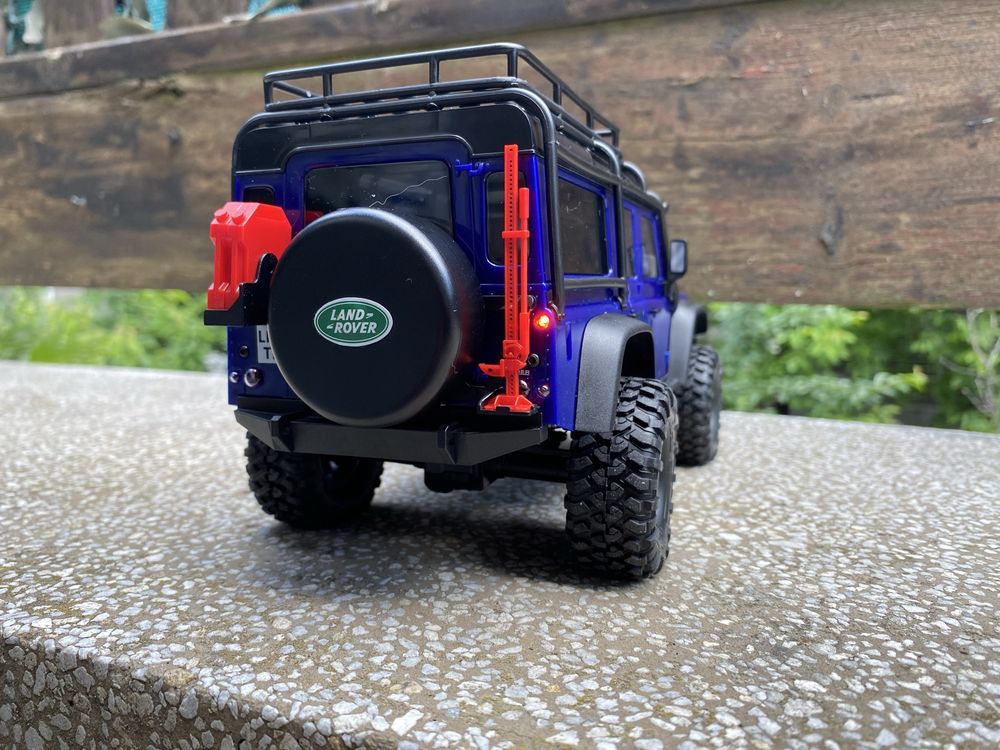 Traxxass trx4m land rover defender 1/18 в гаранция радиоуправляем