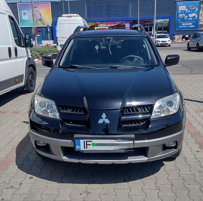 Vând Mitsubishi Outlander I - Euro 4 , an fabricație 2007 , 4x4 .