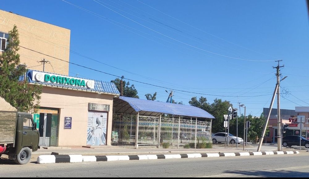 Музкаймок кафеси ва дукон ёки офис учун бино сотилади