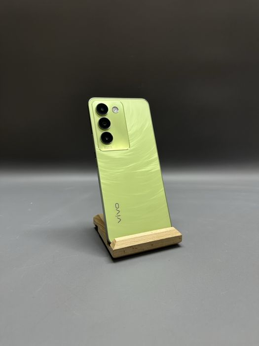 Vivo Y100 256 gb/ 8 ( Риддер Гоголя 39 б ЛОТ 777605)