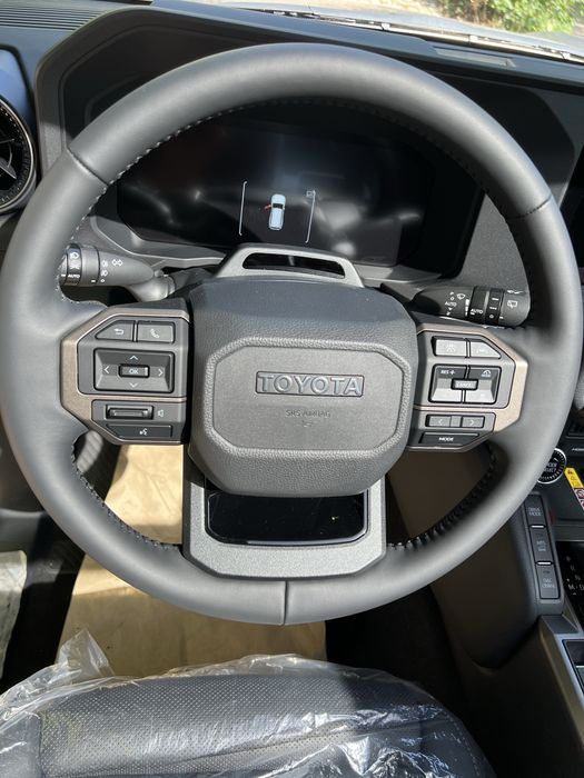 Toyota Landcruiser 250 Luxury Premium 2.8D 4WD, Pretul este fara TVA