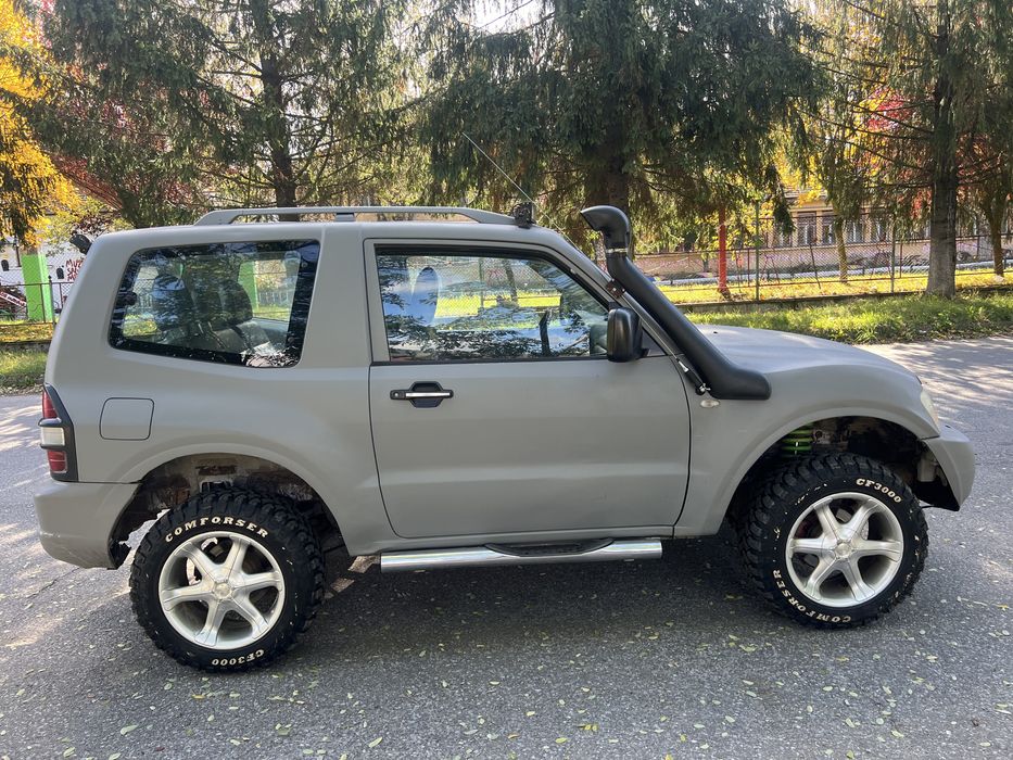 Mitsubishi Pajero MK2