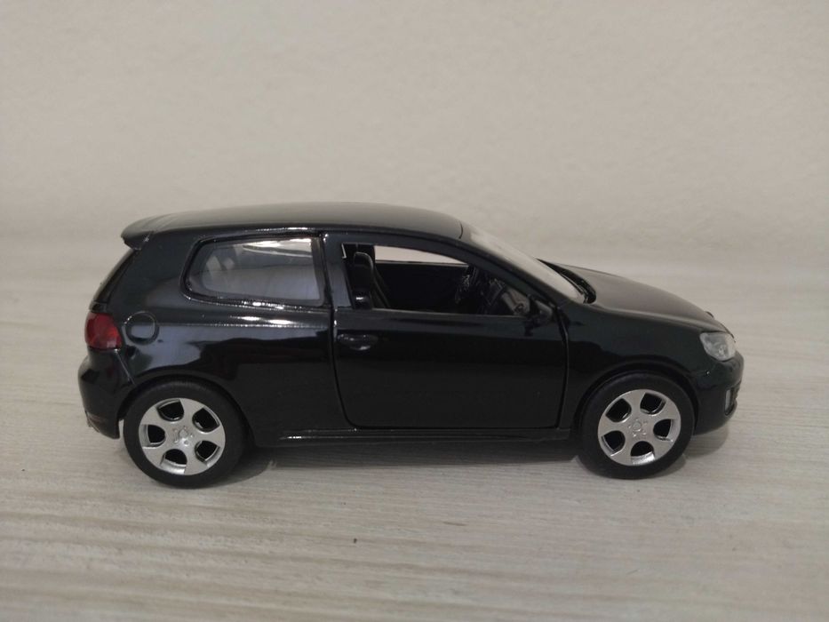 Метална количка Volkswagen Golf GTI !!!