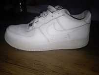 Vand adidasi Nike Air Force 1