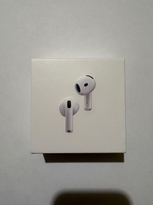 AirPods 4 cu ANC