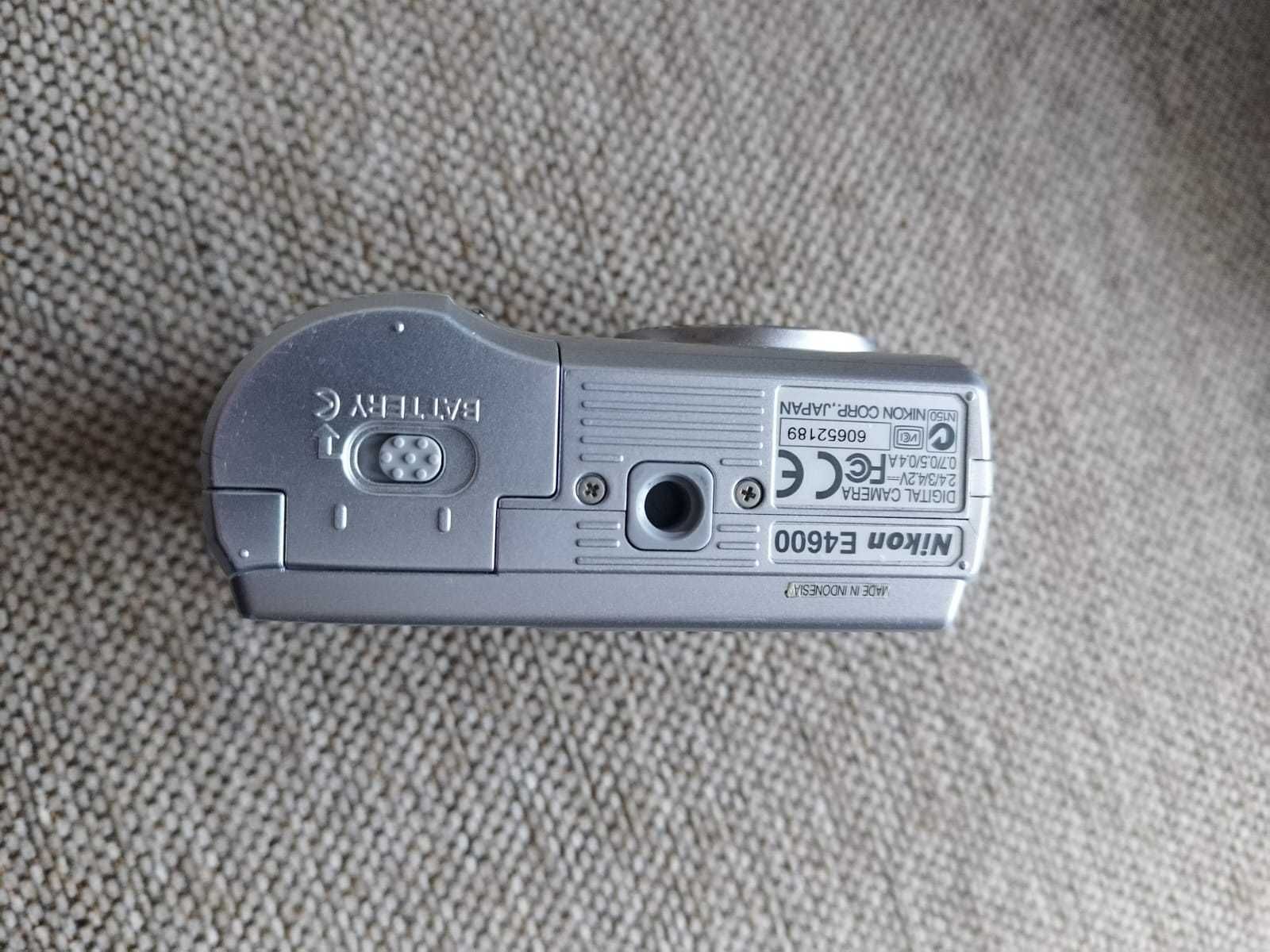 Aparat foto Nikon E 4600 card memorie bateri AA Japan