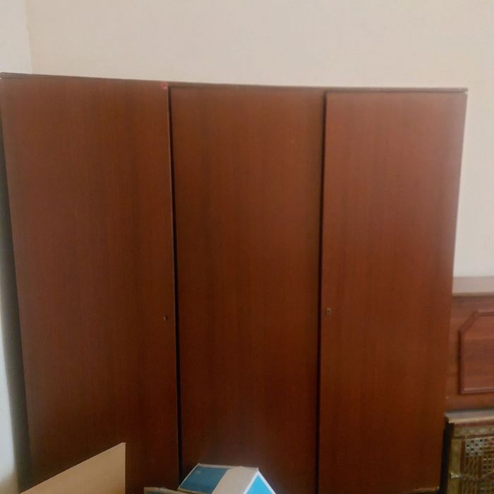 Mebel yaxshi xolatda spalni