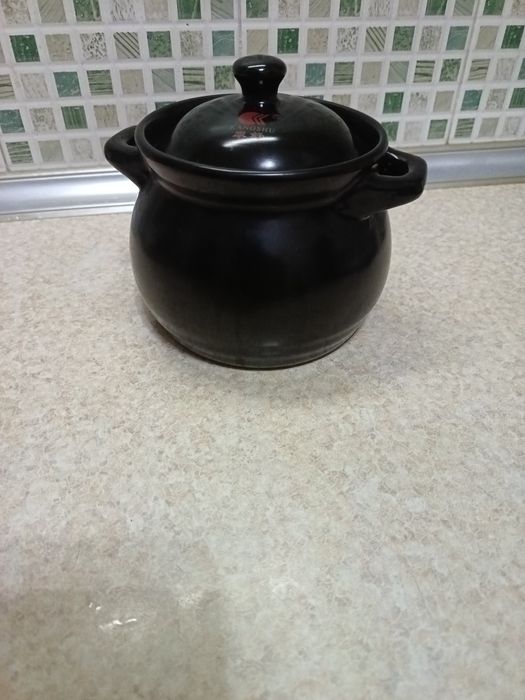 Керамический  горшок для приготовления еды