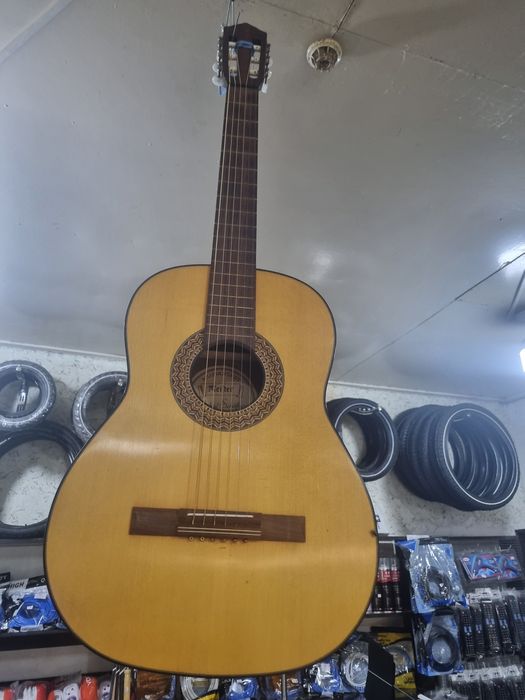 Gitara sotiladi, orginal