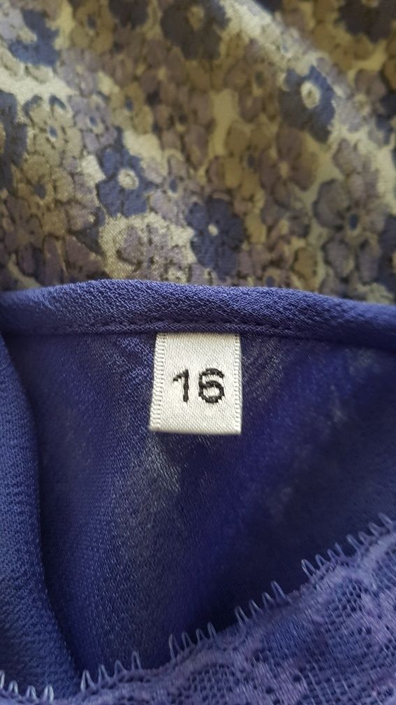 Дамска рокля размер 46.