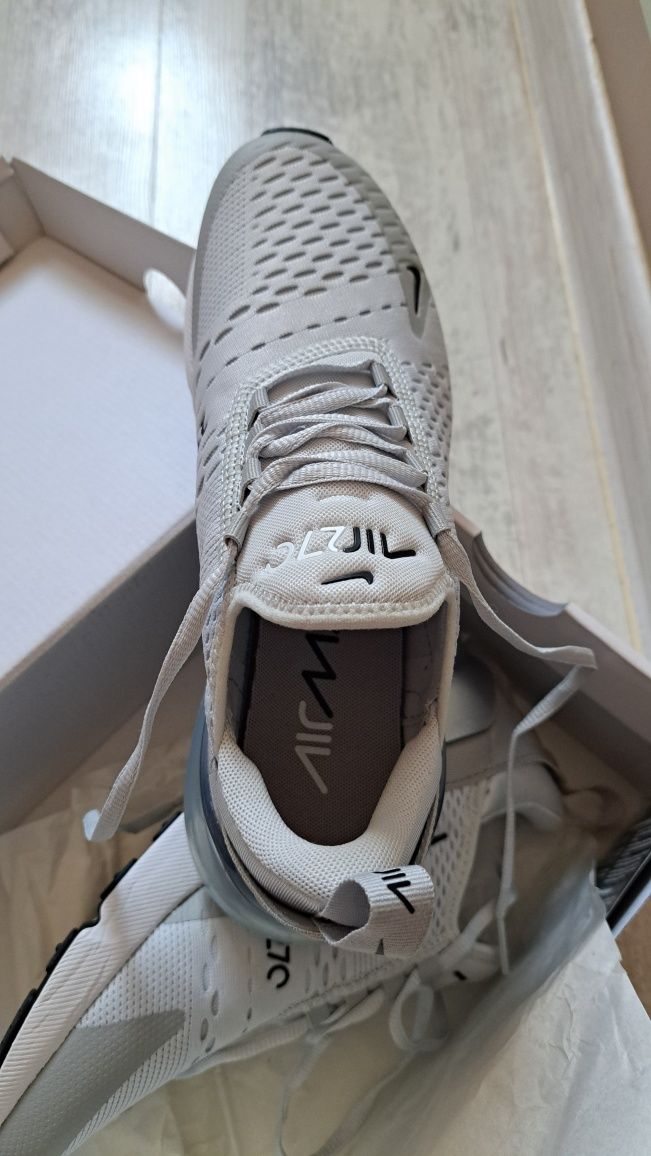 Nike W Air Max 270
